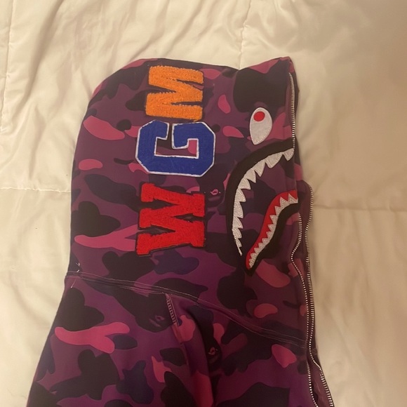 Bape hoodie worn 3 times. condition 9/10 - Picture 2 of 5